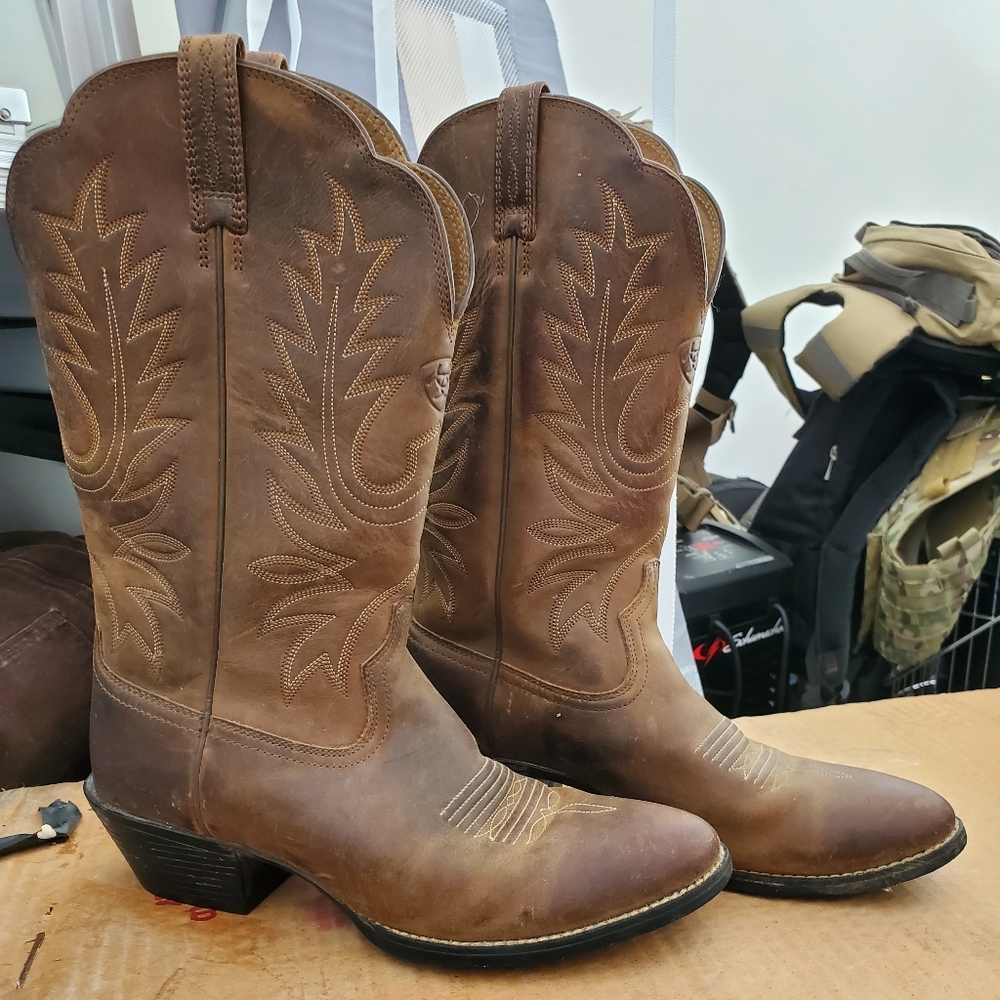 Womens Ariat Cowboy Riding Boots Size 7.5